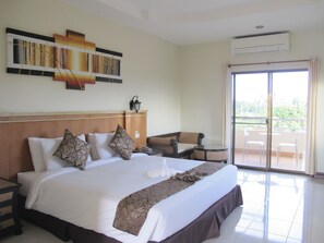 Superior Deluxe Room | Minibar, desk, rollaway beds, free WiFi