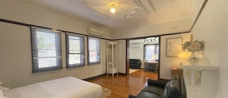 Comfort Apartment, 3 Bedrooms | 2 bedrooms, premium bedding, iron/ironing board, free WiFi