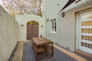 City Apartment, 1 Bedroom, Non Smoking, City View