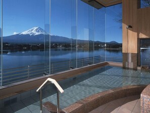 Aguas termales/minerales, tratamientos corporales, aromaterapia