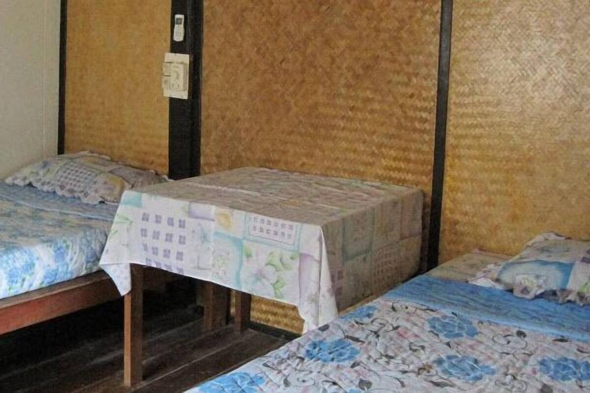 Bungalow, 2 camas individuales | Escritorio y wifi gratis