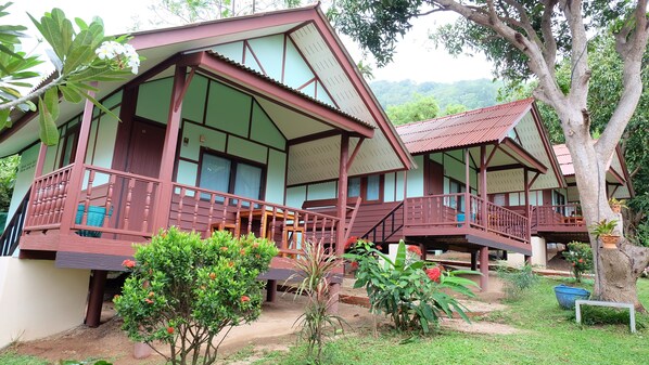 Bungalow Triple Bed | Näkymä huoneesta