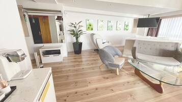 Ocean Premium Suite (Ocean Side, Top Floor) | Minibar, in-room safe, desk, blackout curtains