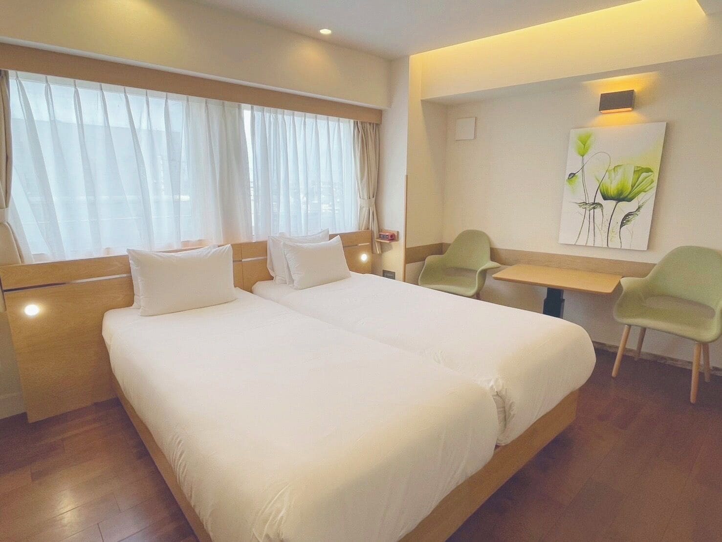 Standard Hollywood Twin Room (2nd Floor)