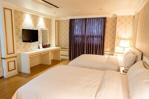 Royal Suite | Desk, free WiFi - Prado Hotel (Gwangju)