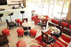 Breakfast, lunch, dinner served; Mexican cuisine - Hotel Real Alameda (Querétaro)