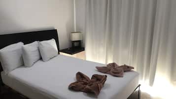 Studio | Brankas, Wi-Fi gratis, dan seprai linen