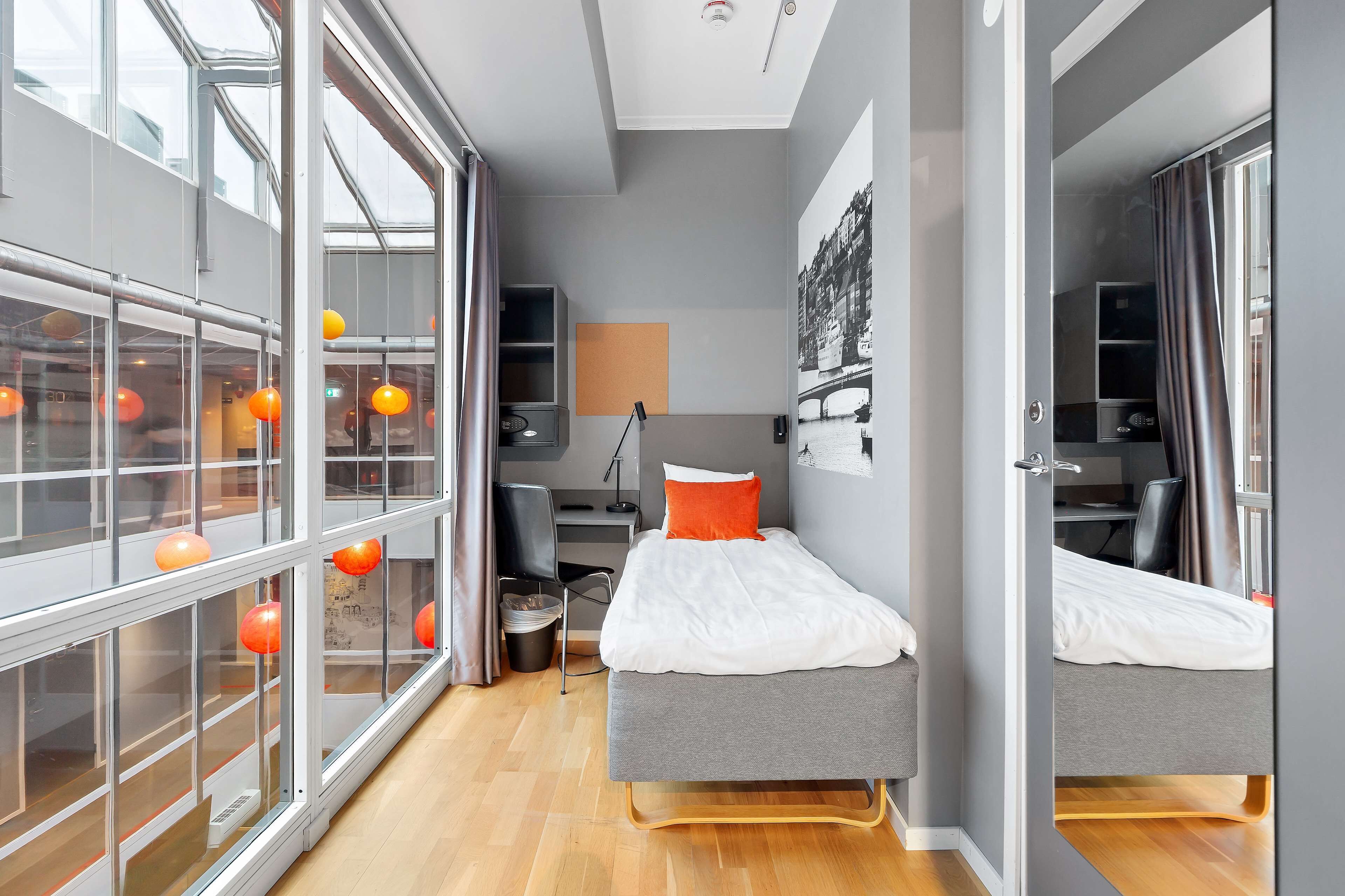 economy room, 1 single bed, non smoking, no windows | pillow-top beds, in-room safe, desk, cots/infant beds