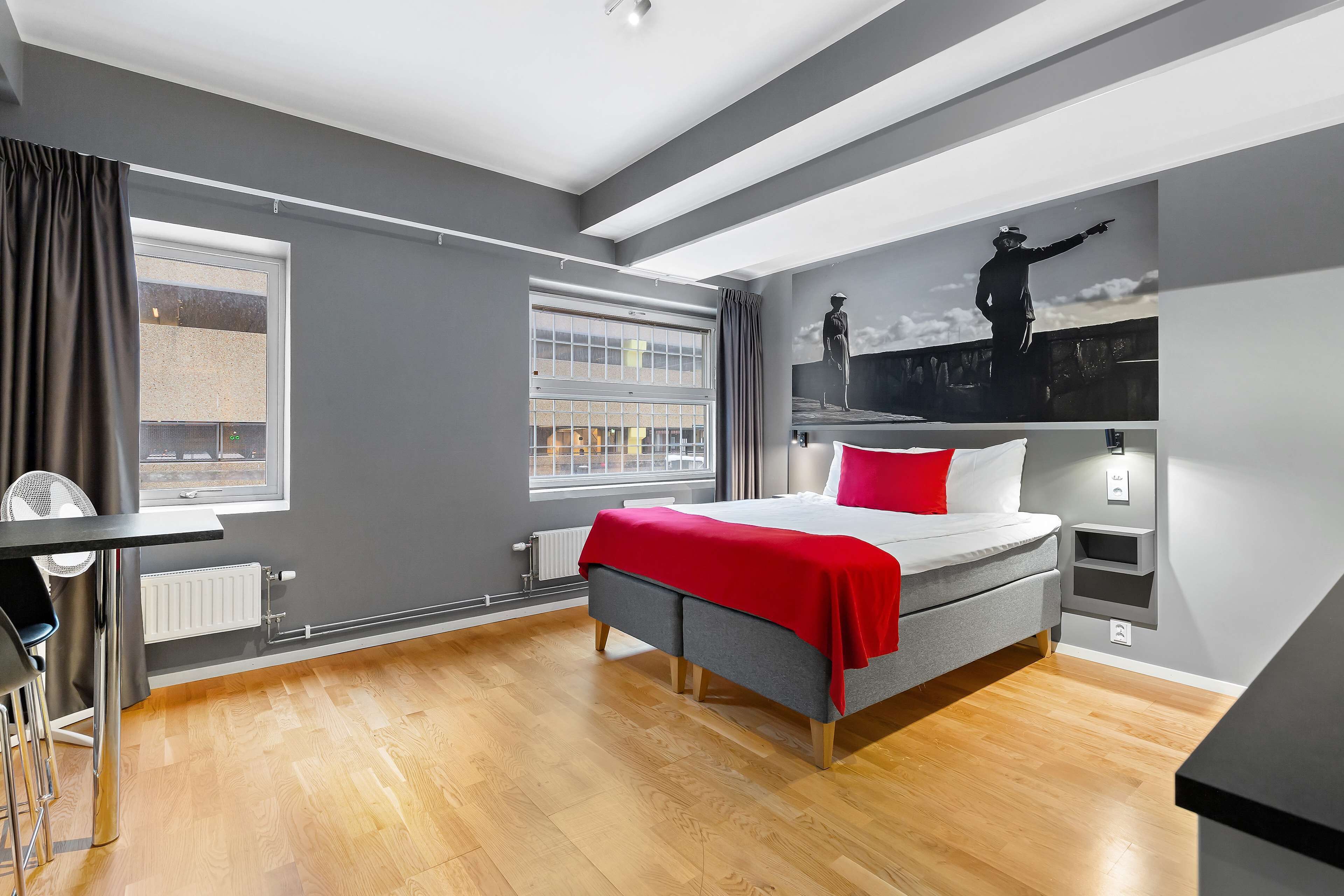 standard studio, 1 double bed, non smoking, kitchenette (with sofabed) | pillow-top beds, in-room safe, desk, cots/infant beds