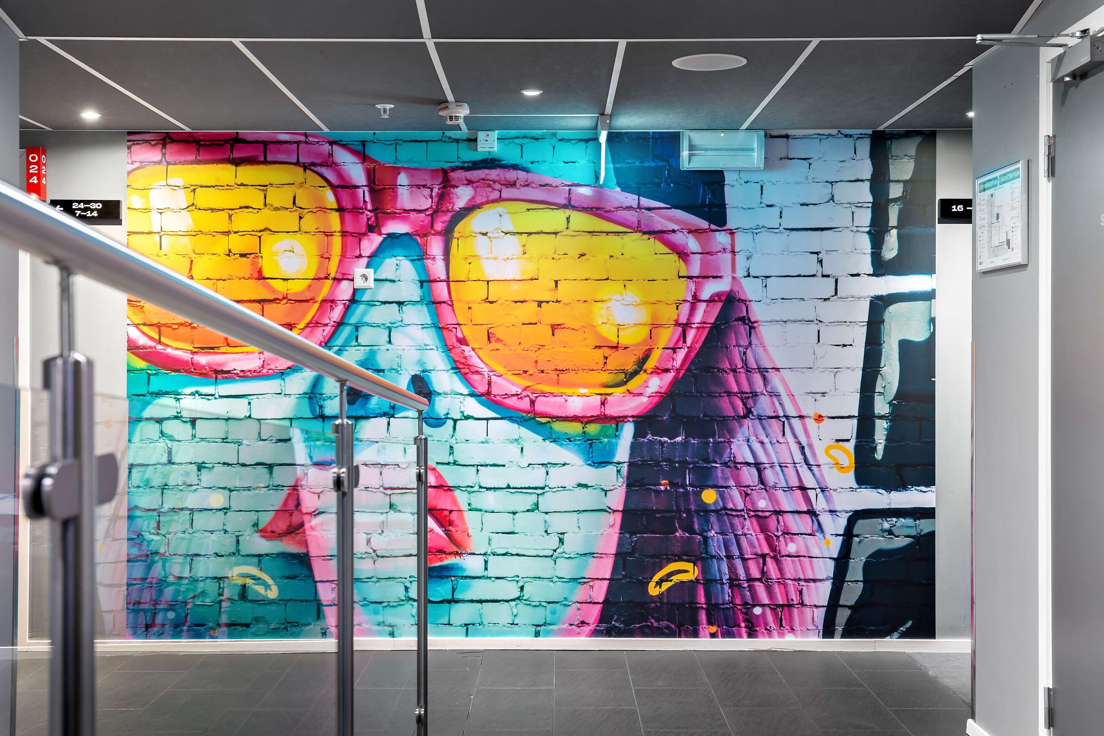 المنشأة من الداخل