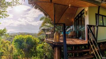 Romantic Signature Private View | Desk, blackout curtains, free WiFi, bed sheets