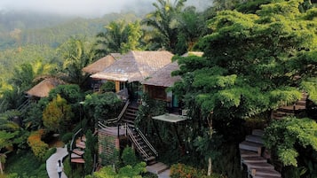 Romantic Signature View | Desk, blackout curtains, free WiFi, bed sheets