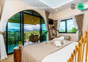 Romantic Signature View | Escritorio, cortinas opacas, wifi gratis y ropa de cama