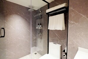 Superior Room | Bathroom