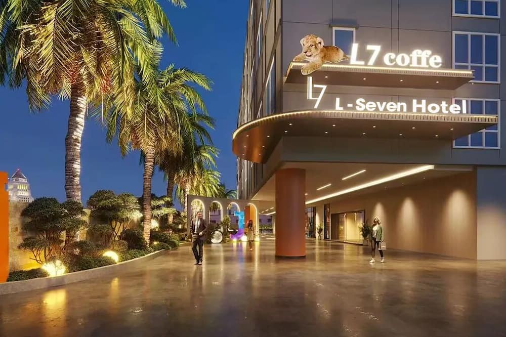 L-Seven Hotel