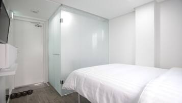Double Room | Iron/ironing board, free WiFi, bed sheets
