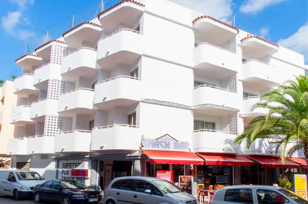 Photo of Apartamentos Puet
