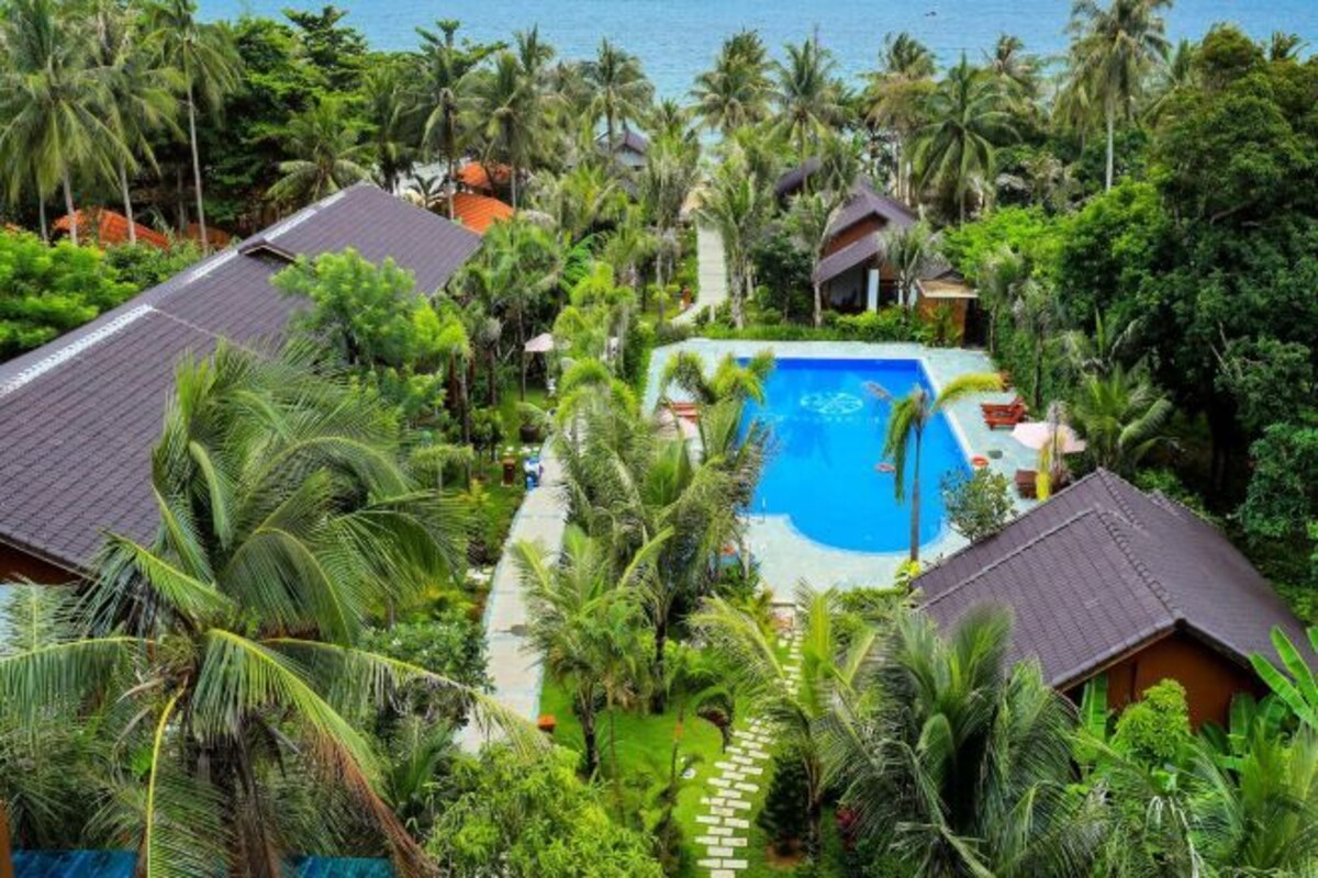 Executive Bungalow With Garden View