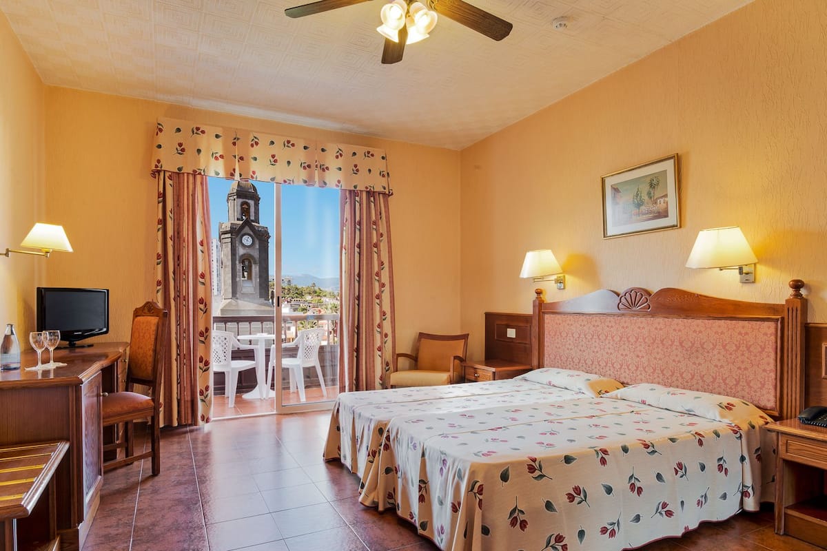 minibar, in-room safe, desk, blackout curtains