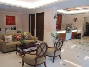 Sala de estar en el lobby