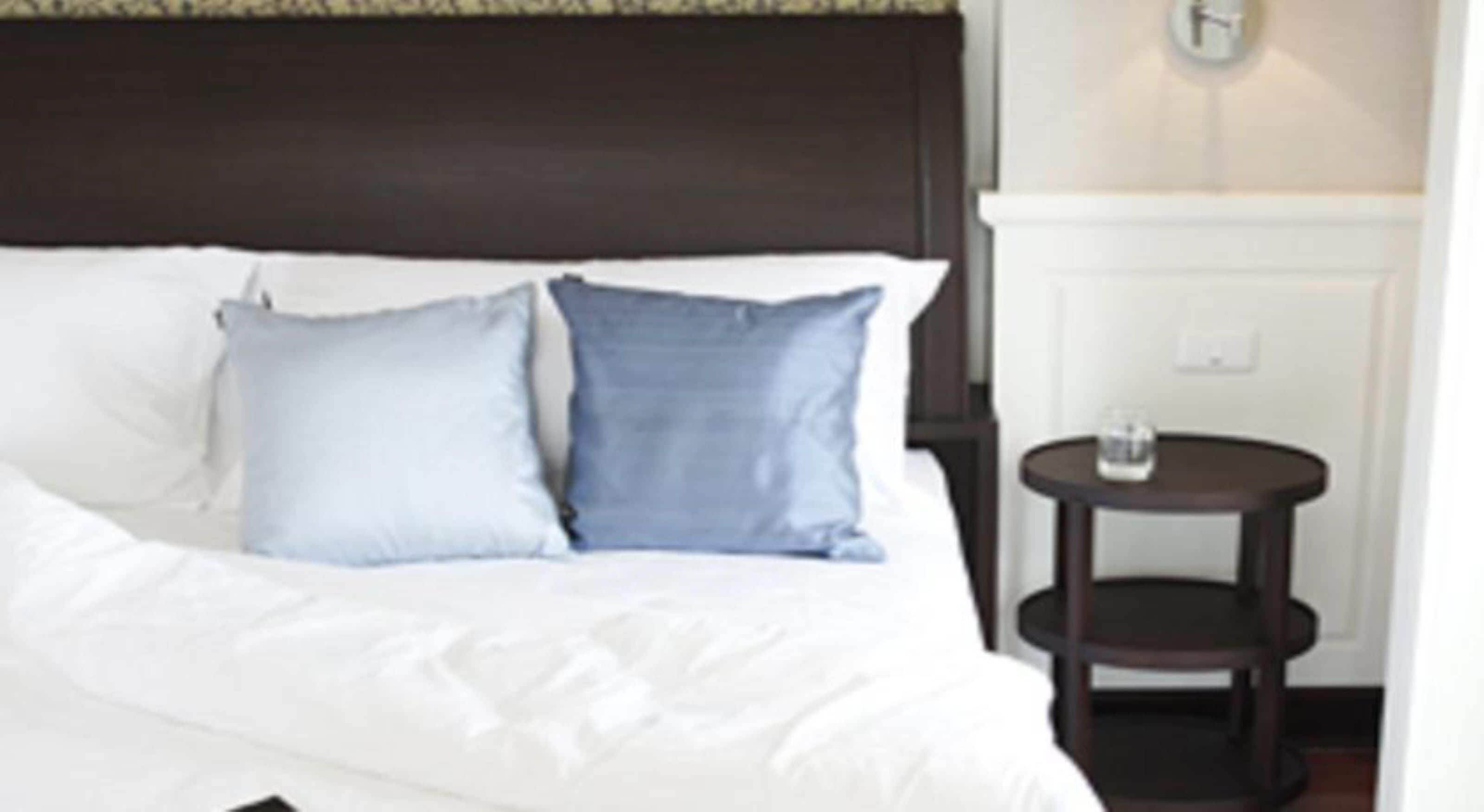 room, river view | 1 bedroom, premium bedding, minibar, in-room safe