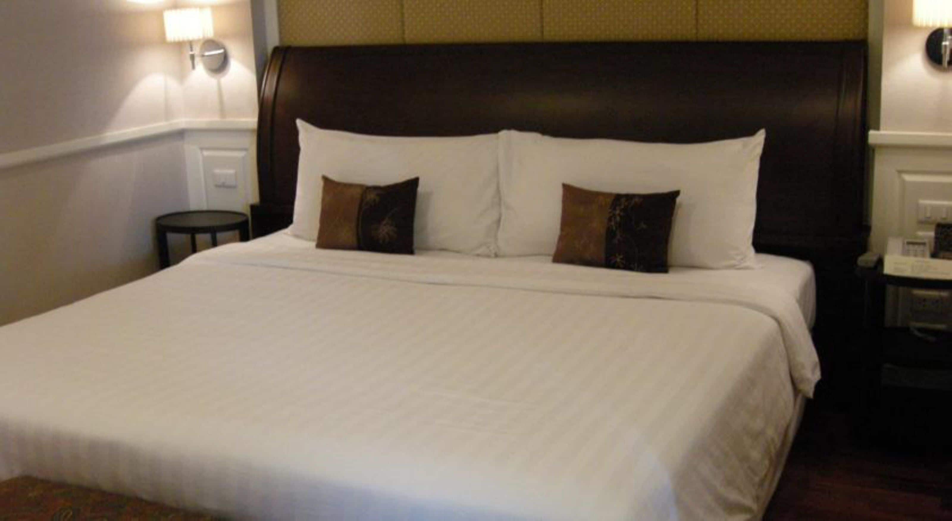 room, city view | 1 bedroom, premium bedding, minibar, in-room safe