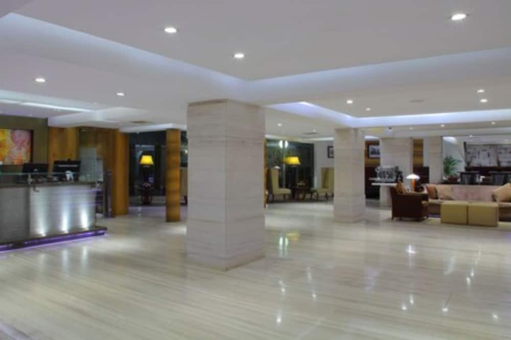 Hiltop Hotel