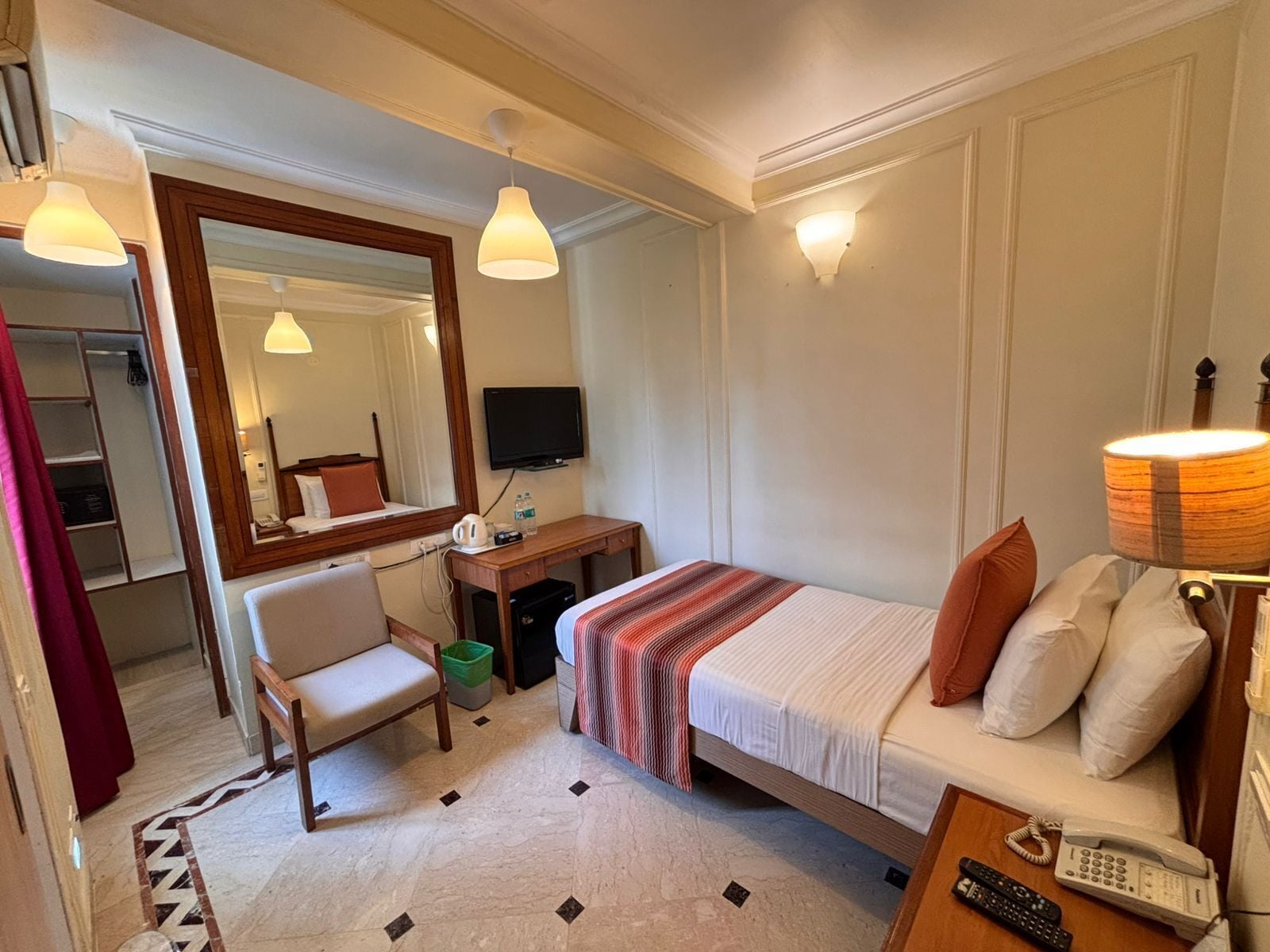 Basic Studio | Premium bedding, minibar, in-room safe, desk