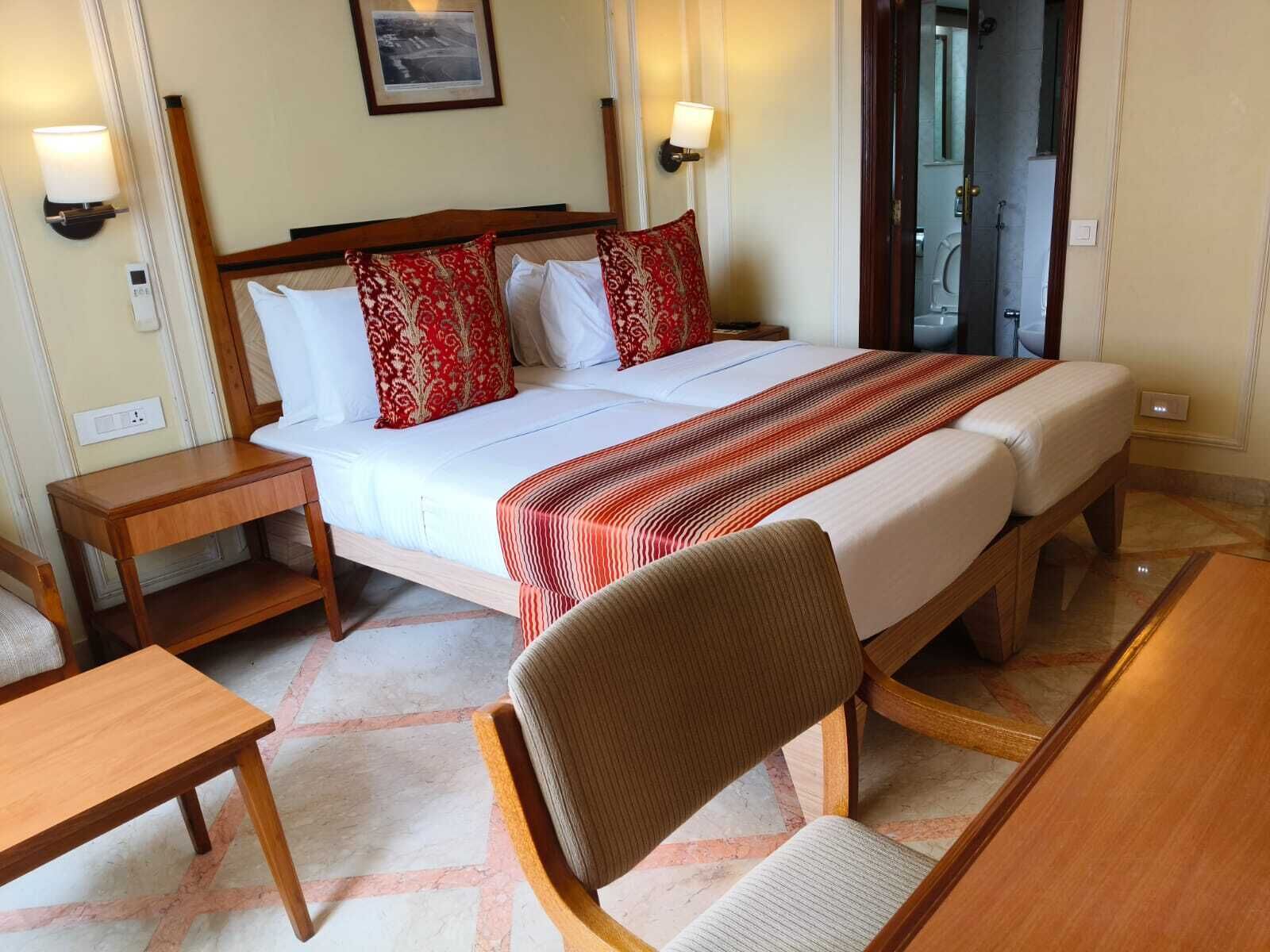 Standard Double Room | Premium bedding, minibar, in-room safe, desk