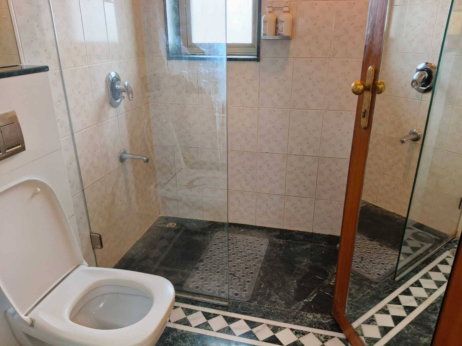 Photo - Hiltop Hotel