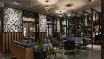 Cocktailbar, Blick auf den Garten, täglich geöffnet