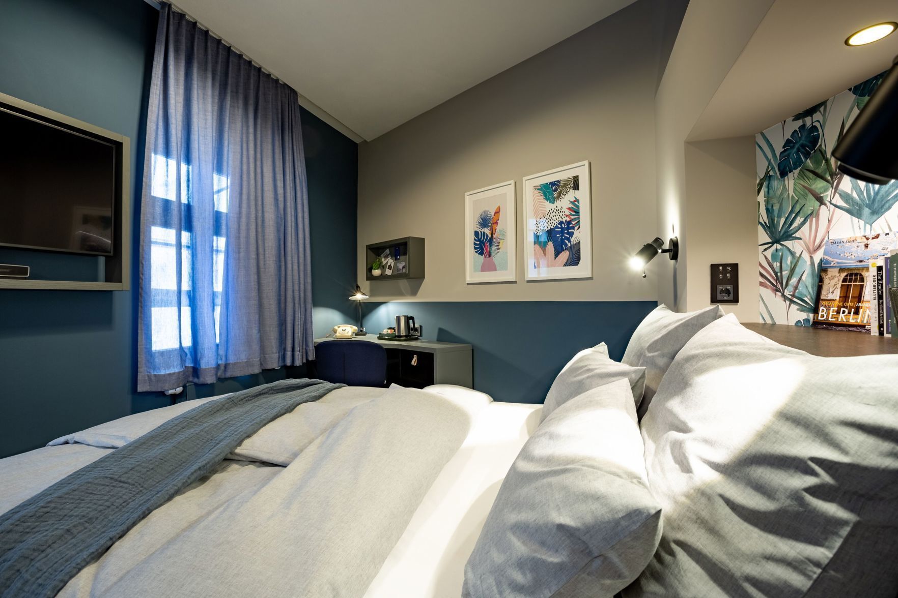 Premium bedding, in-room safe, individually decorated