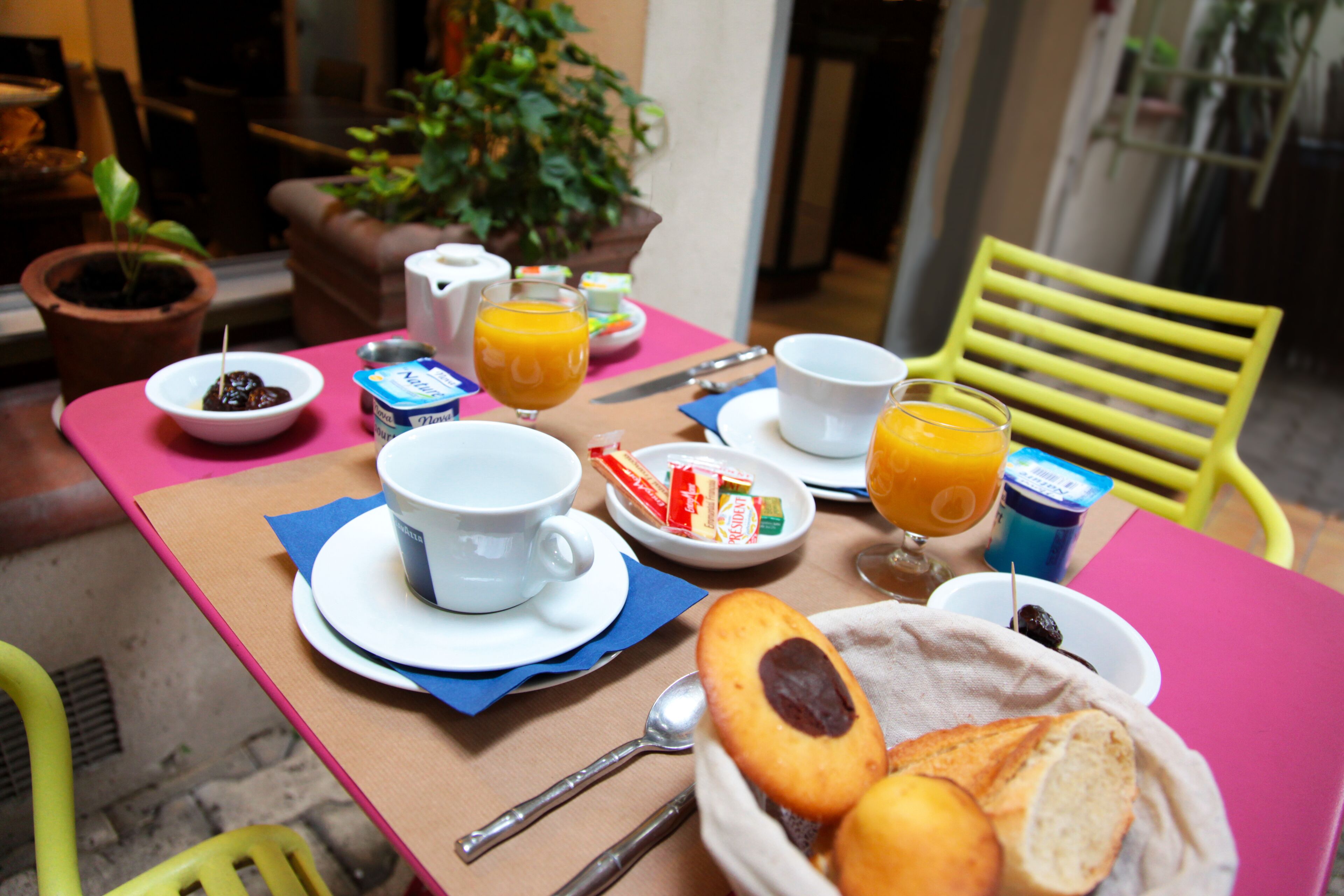 daily buffet breakfast (eur 8.5 per person)