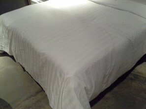 ห้องดับเบิล | ผ้าปูที่นอน Frette จากอิตาลี, เครื่องนอนระดับพรีเมียม