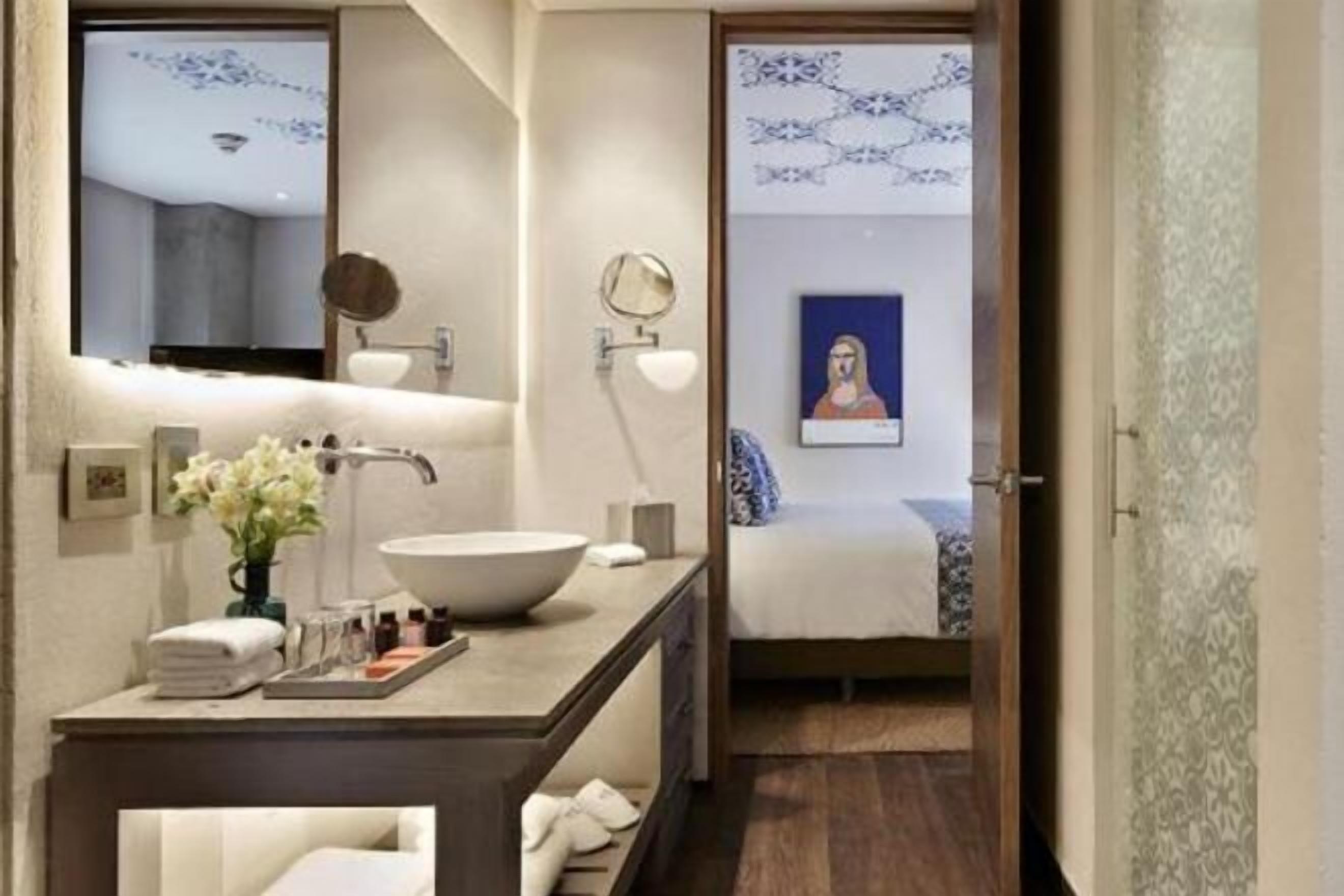 Shower, free toiletries, hair dryer, bathrobes