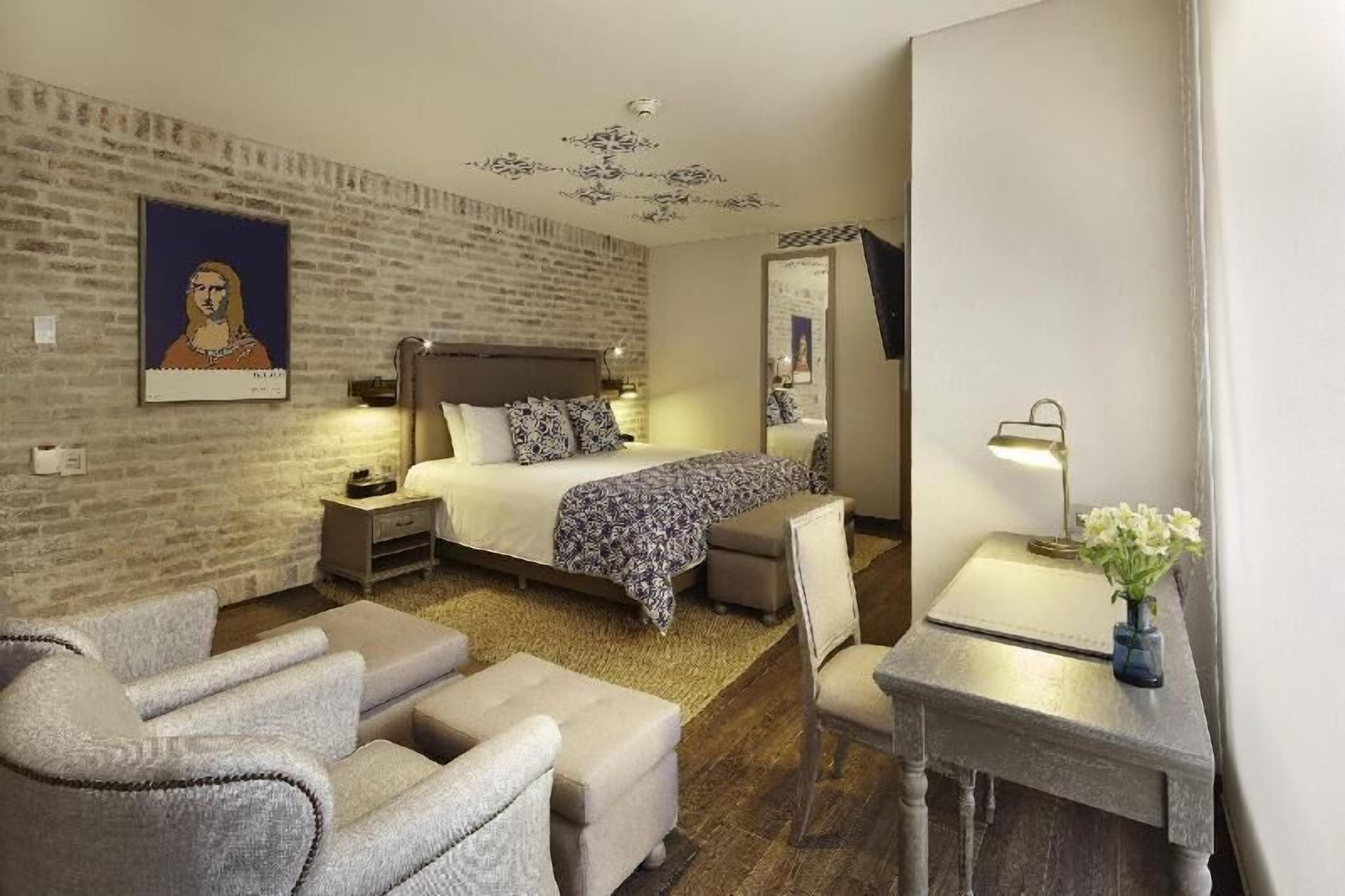 Biancheria da letto di alta qualità, materassi a doppio strato, minibar