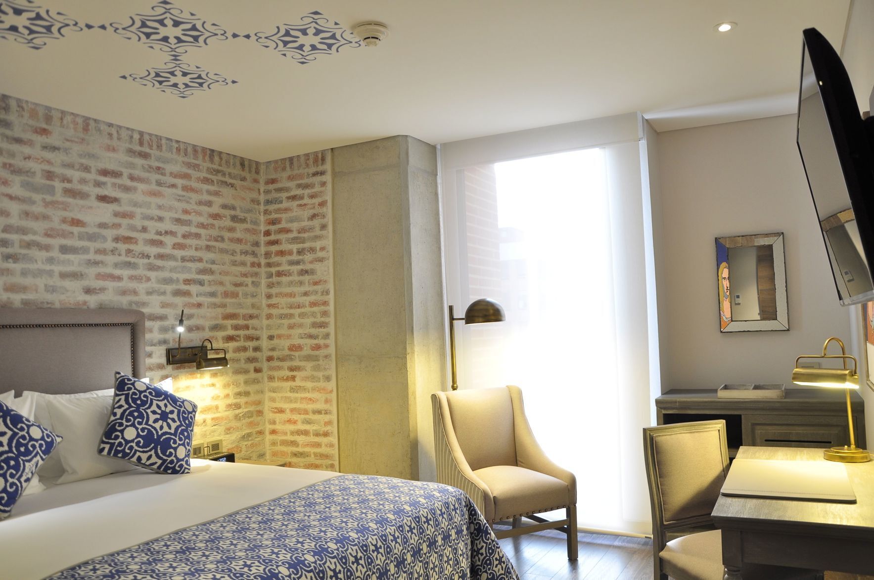 Biancheria da letto di alta qualità, materassi a doppio strato, minibar