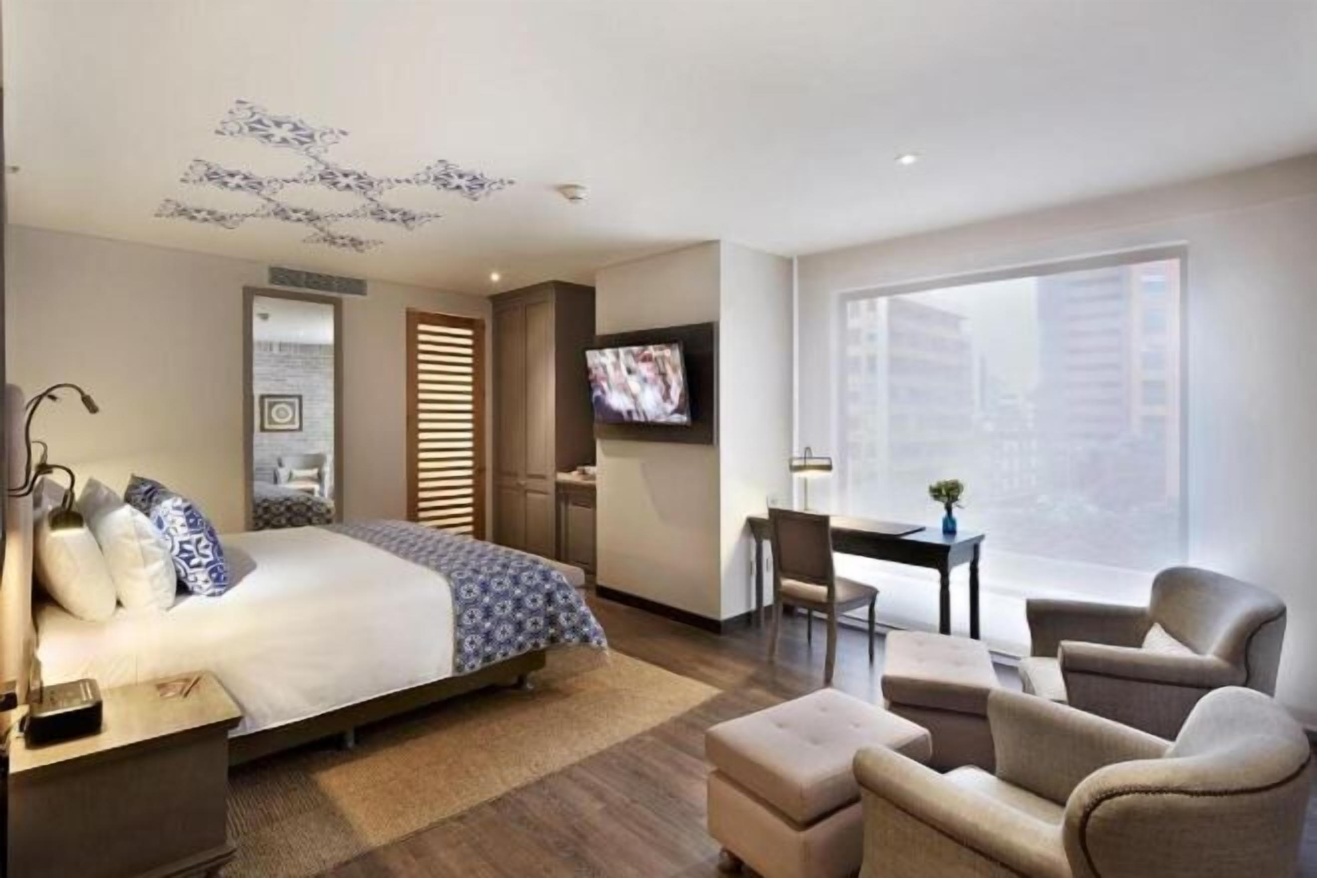 Premium bedding, pillow-top beds, minibar, in-room safe