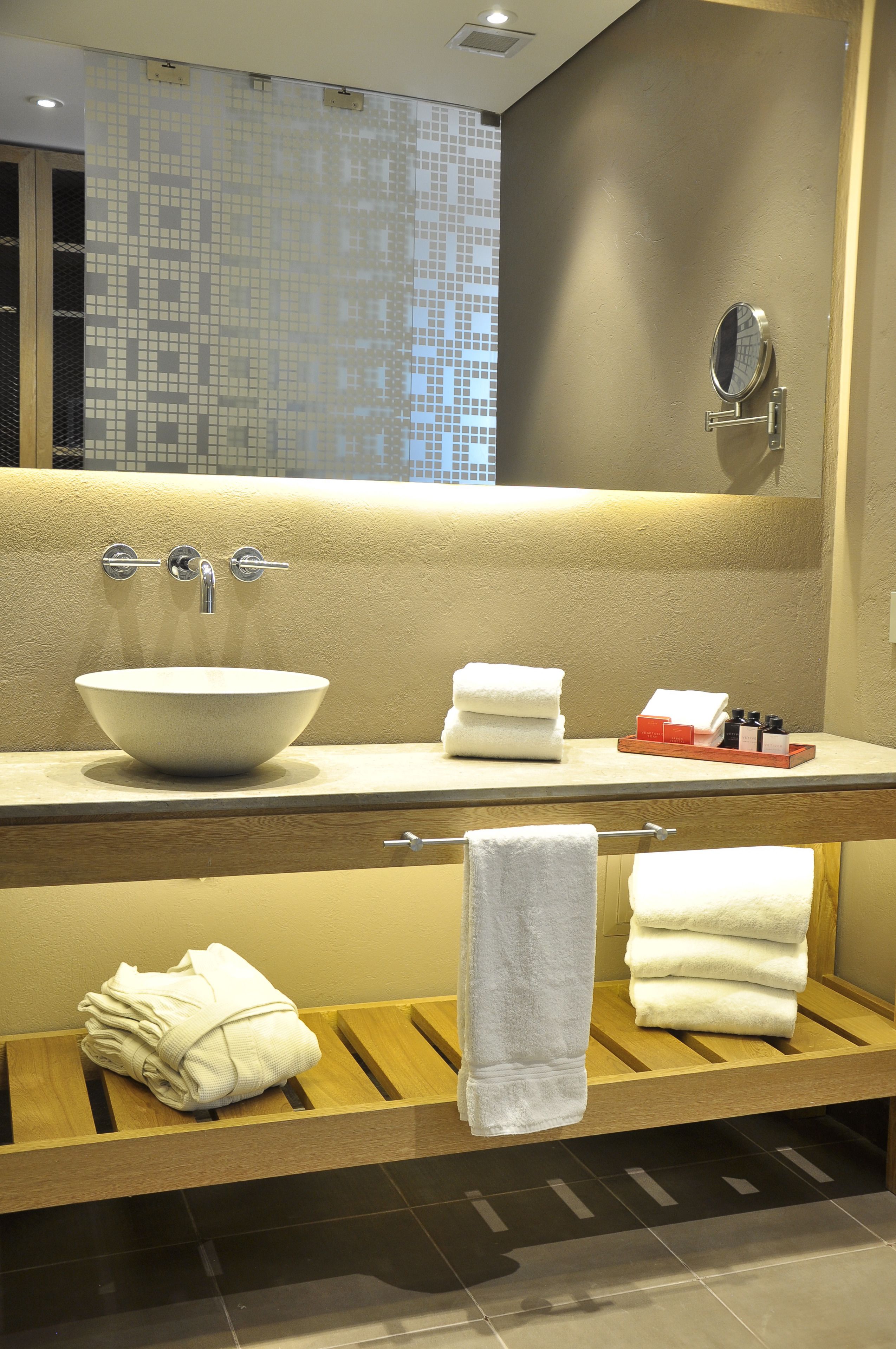 deluxe room, 1 king bed, city view | bathroom | shower, free toiletries, hair dryer, bathrobes