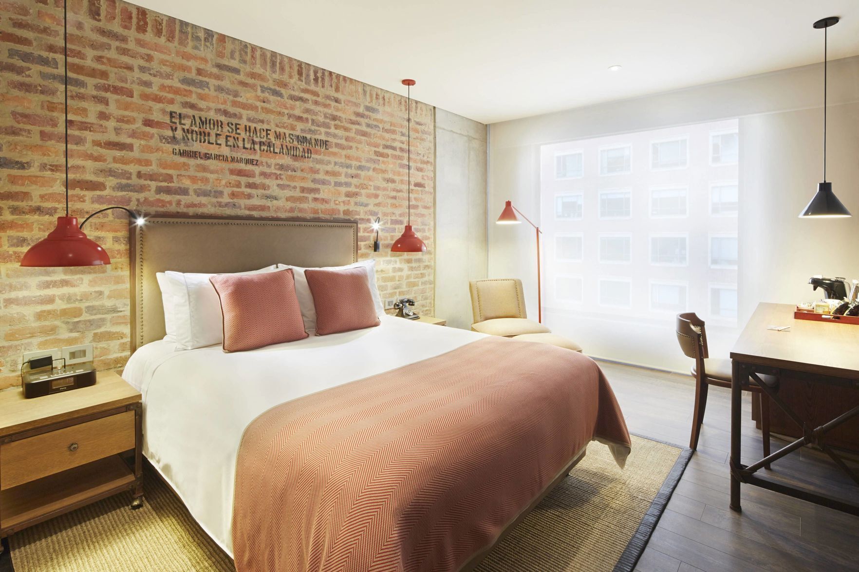 Biancheria da letto di alta qualità, materassi a doppio strato, minibar