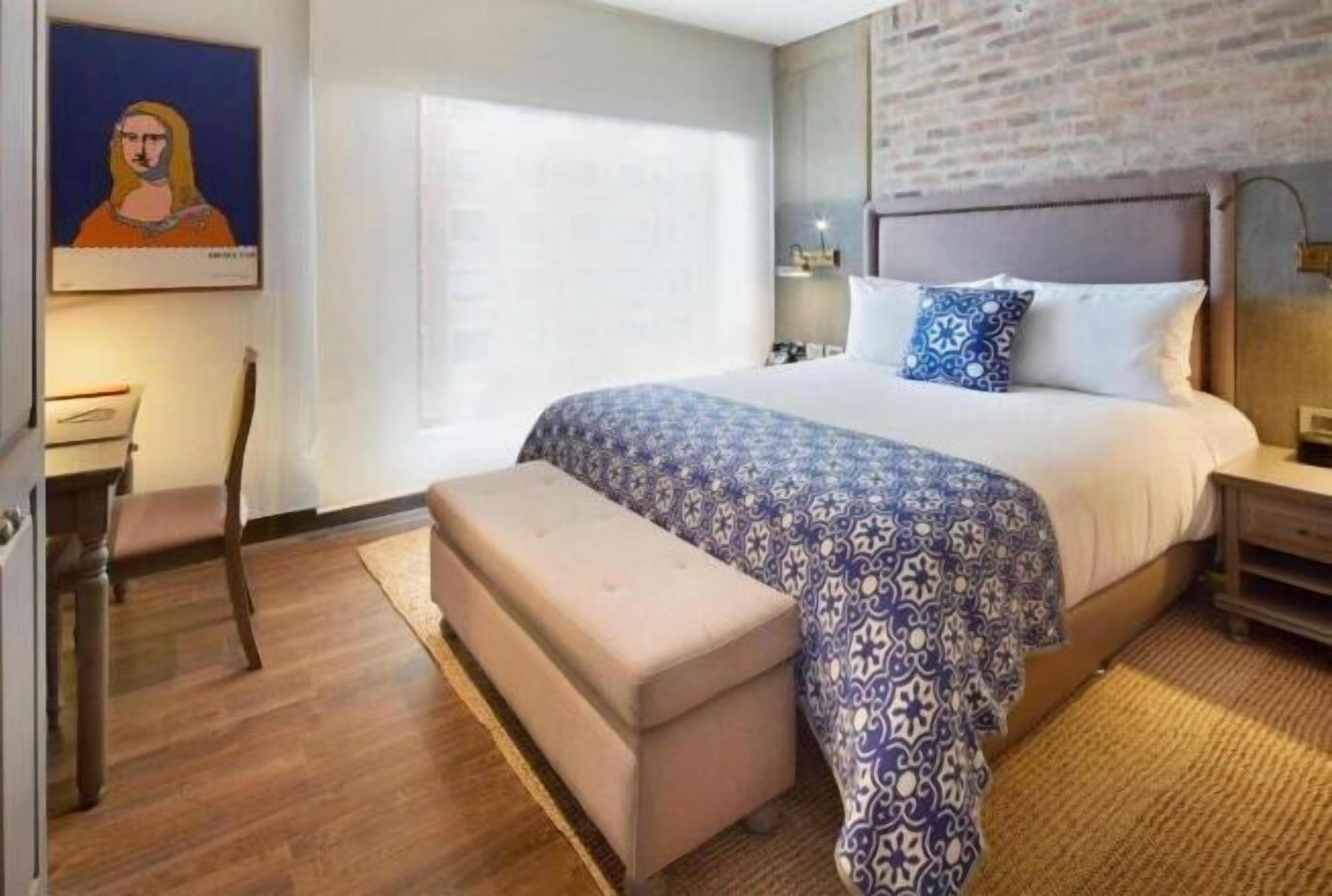 Premium bedding, pillow-top beds, minibar, in-room safe