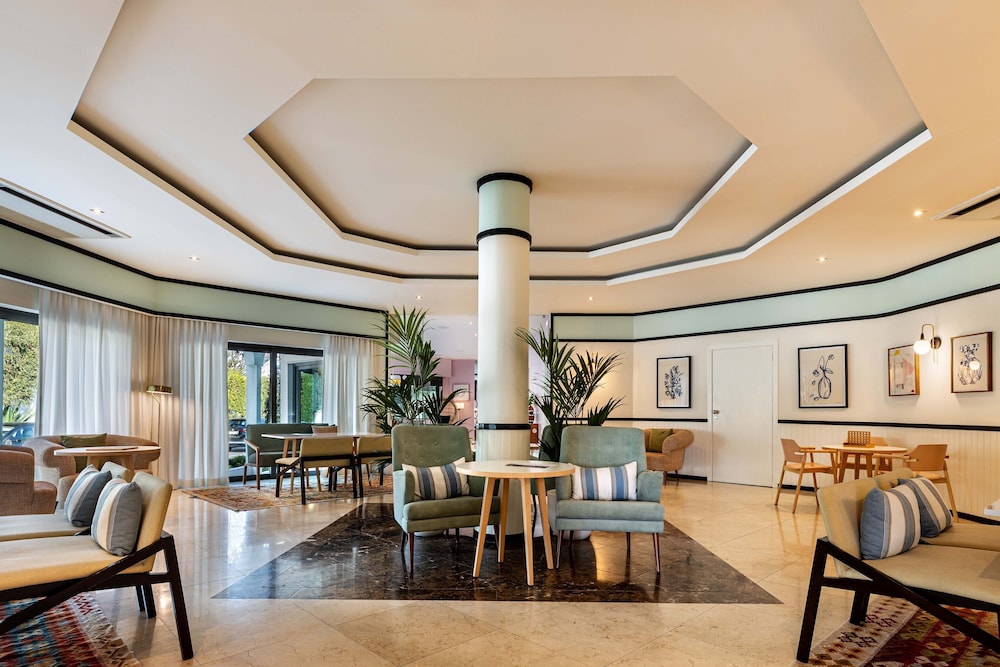 The Magnolia Hotel by null