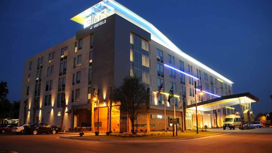 Aloft Buffalo Airport