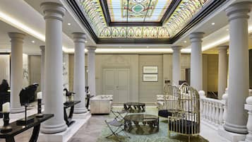 Sala de estar en el lobby
