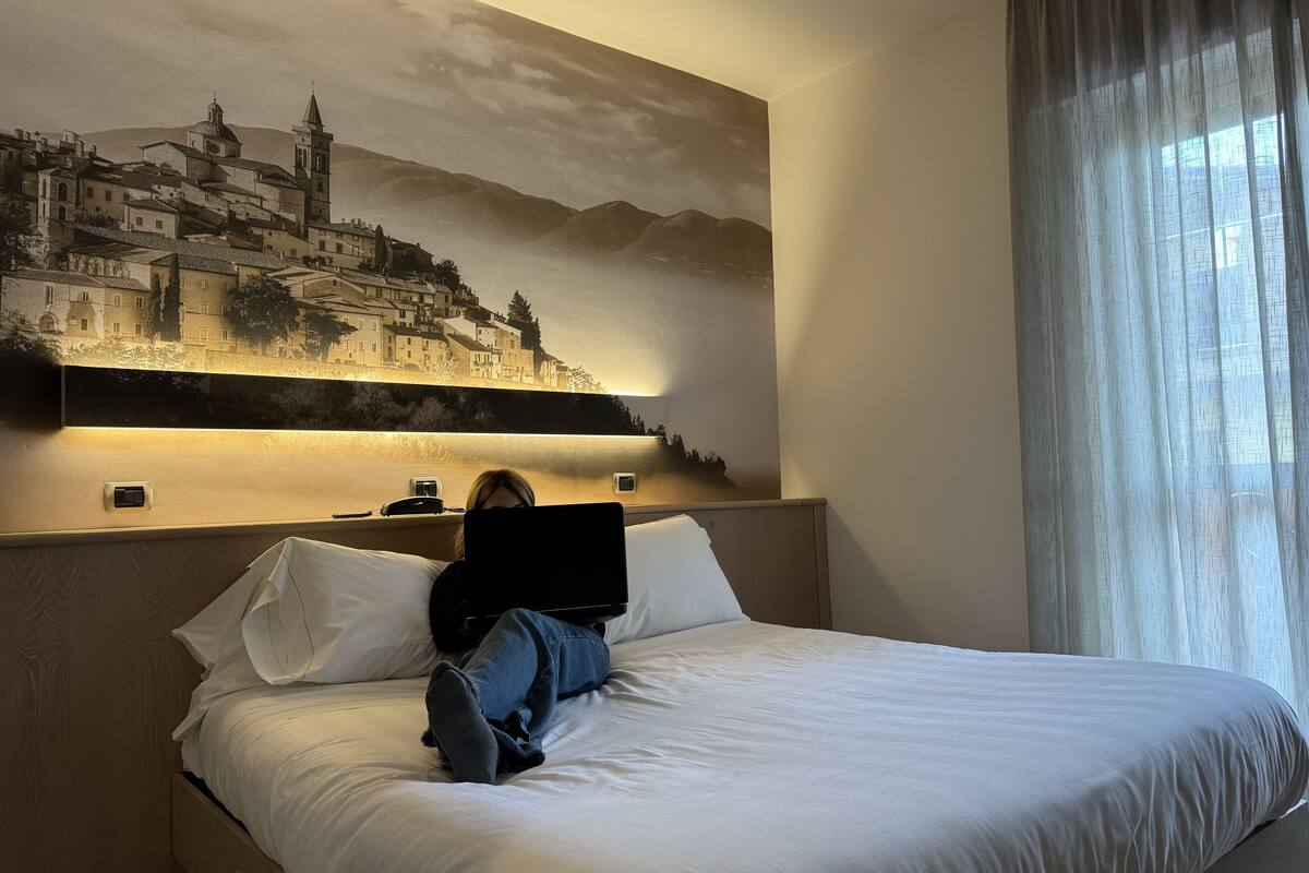superior double room | 1 bedroom, minibar, individually decorated, desk