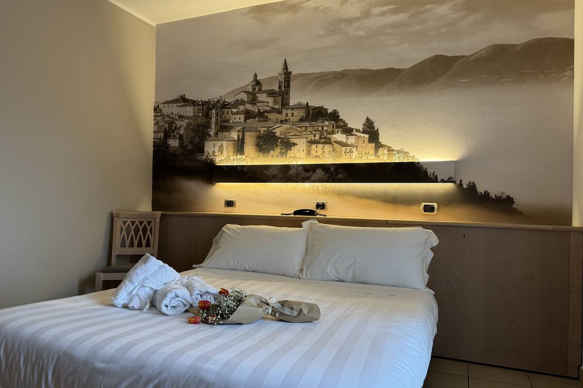 superior double room | 1 bedroom, minibar, individually decorated, desk
