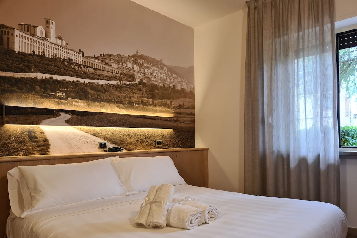 Standard-Doppel- oder -Zweibettzimmer