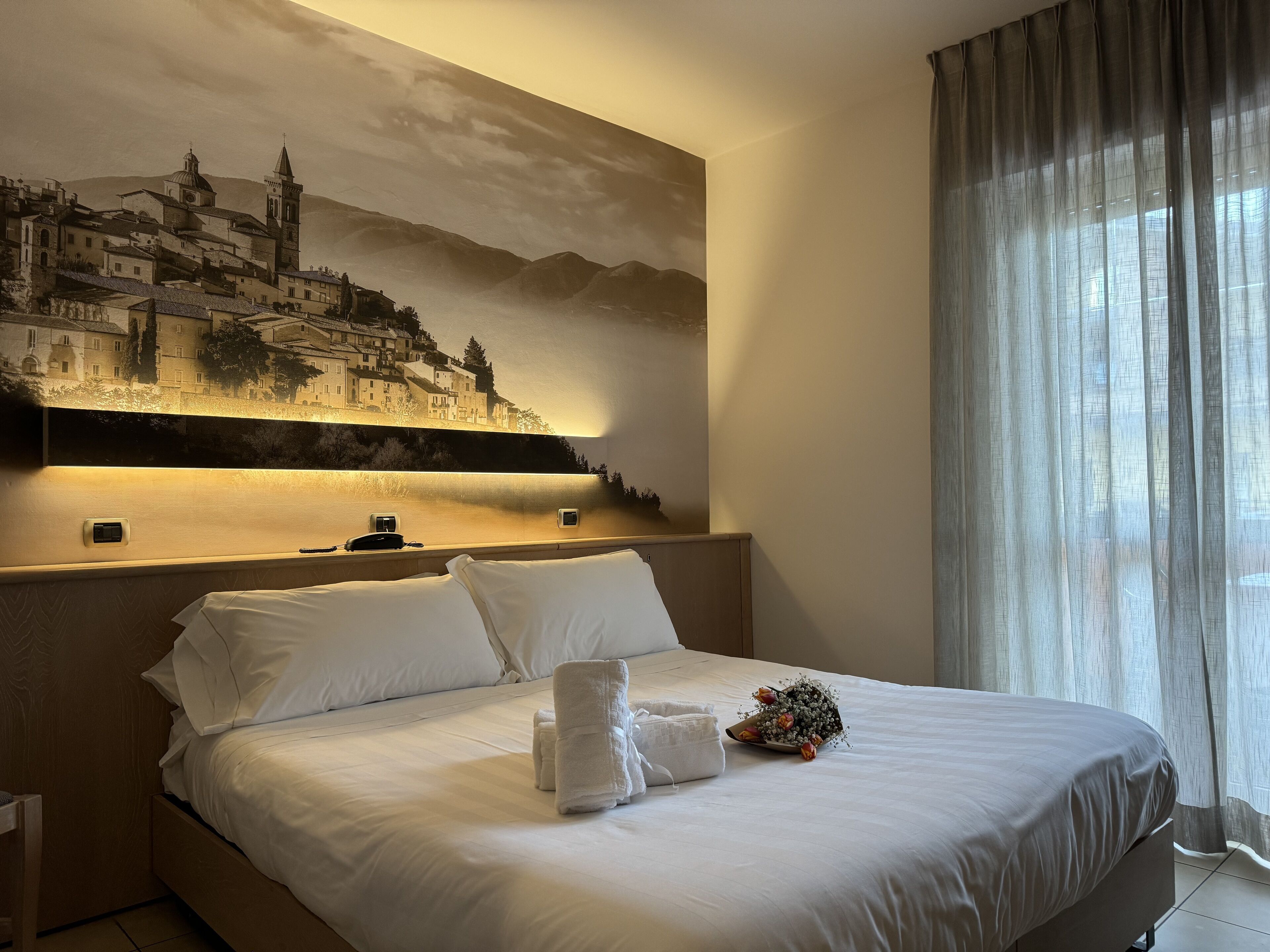 superior double room | 1 bedroom, minibar, individually decorated, desk