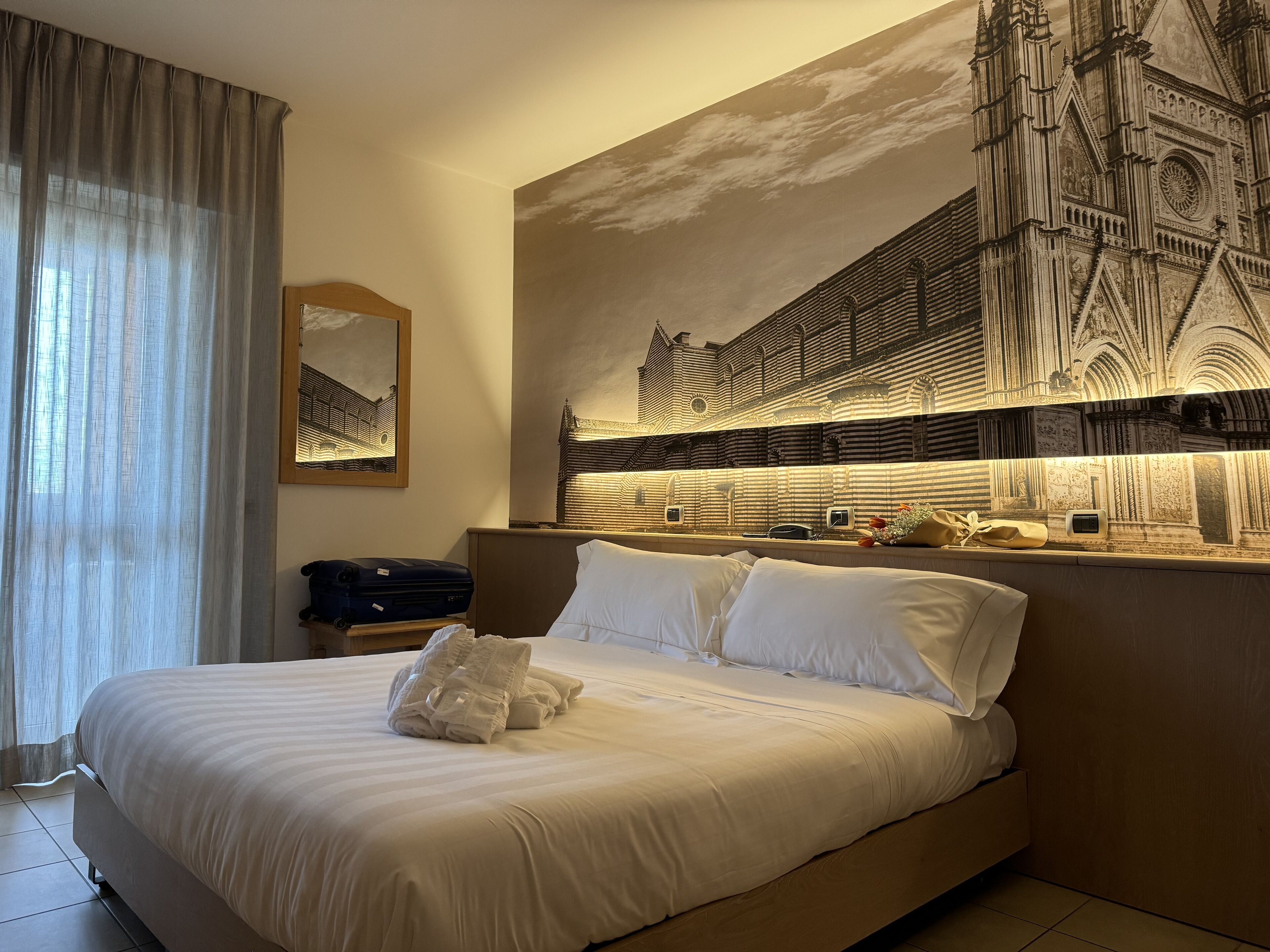 superior double room | 1 bedroom, minibar, individually decorated, desk