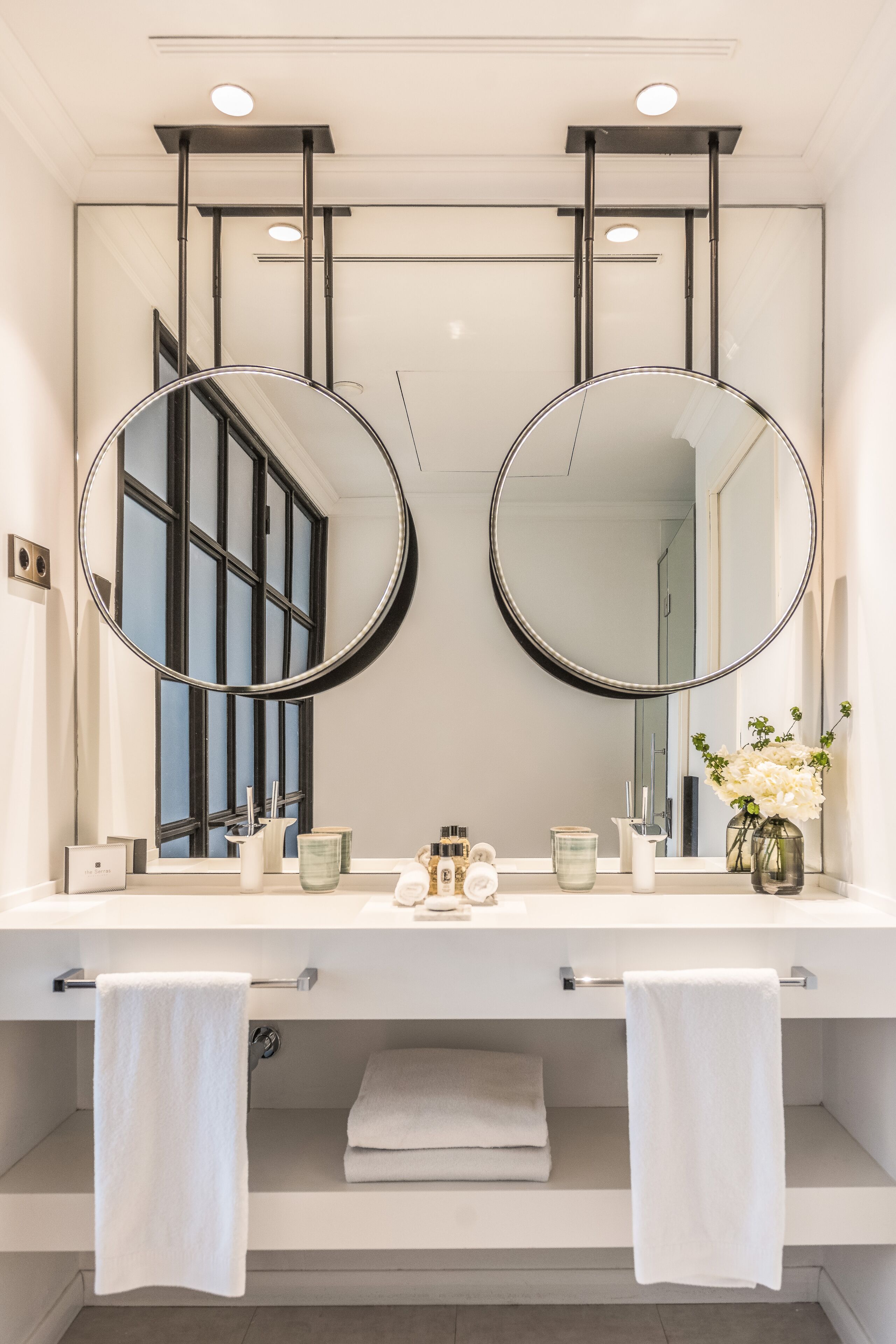 junior suite marina | bathroom | eco-friendly toiletries, hair dryer, bathrobes, slippers